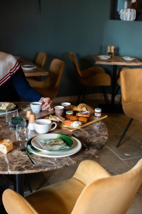 Le Victoria Boutique Hotel Сен-Поль-Труа-Шато Экстерьер фото